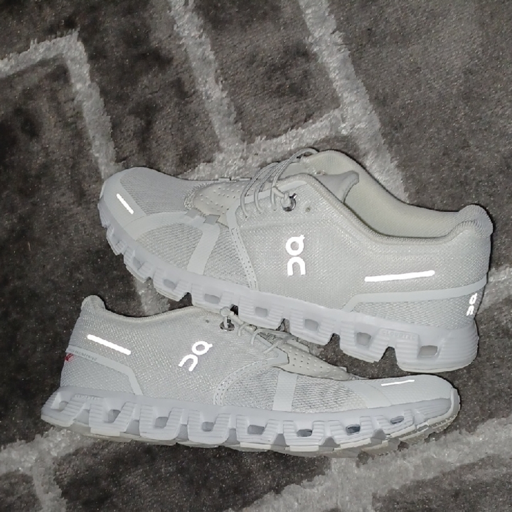 ON  Cloud Running White Sneakers With Front Laces